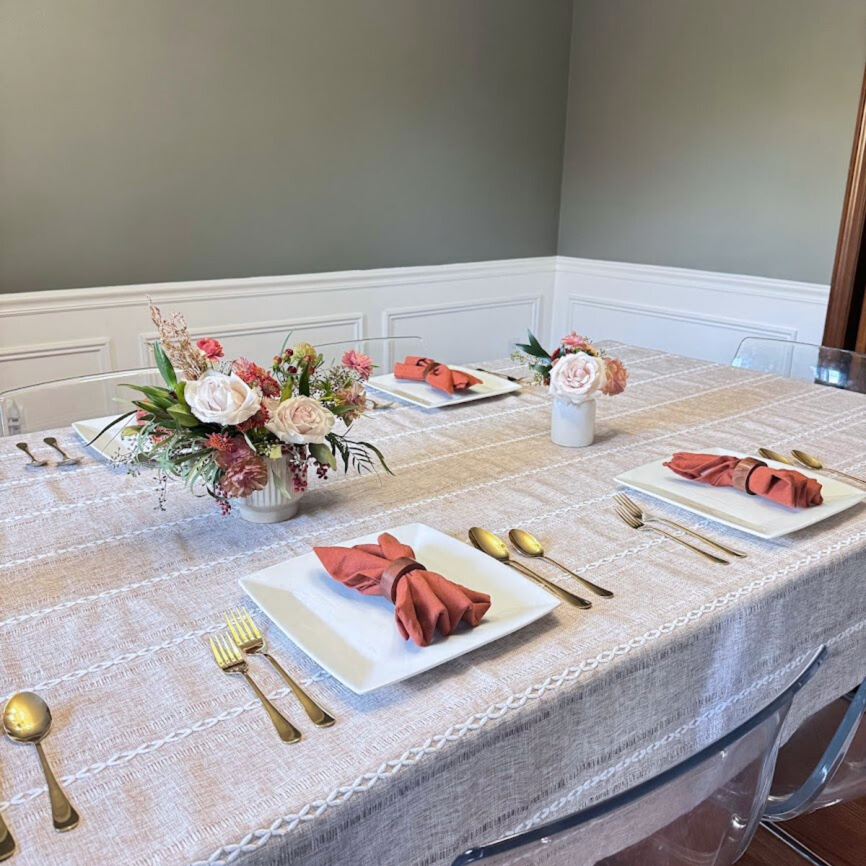 Low and Lush Thanksgiving Floral Arrangement